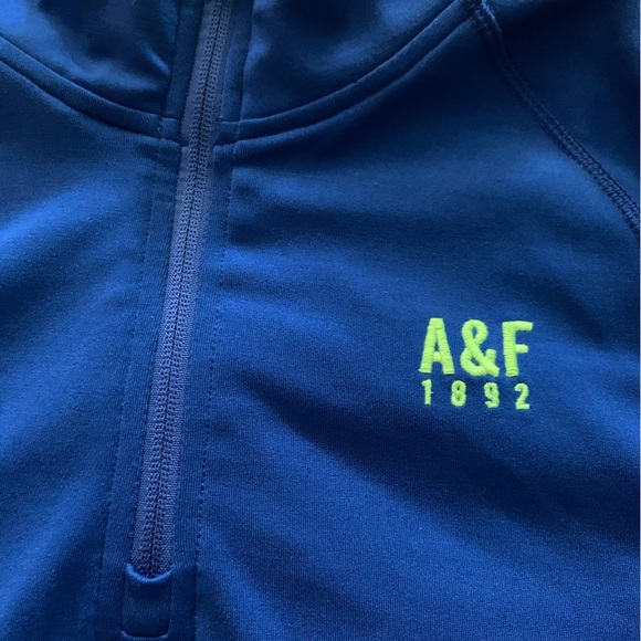 Abercrombie & Fitch- Men's Quarter Zip Windbreaker: - Picture 3 of 6